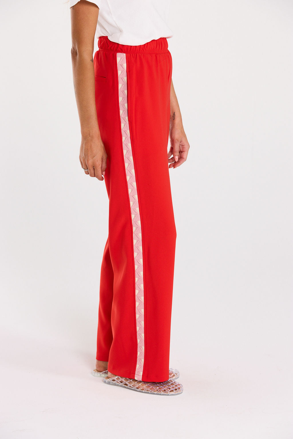 Nina Pant - Cherry Bomb