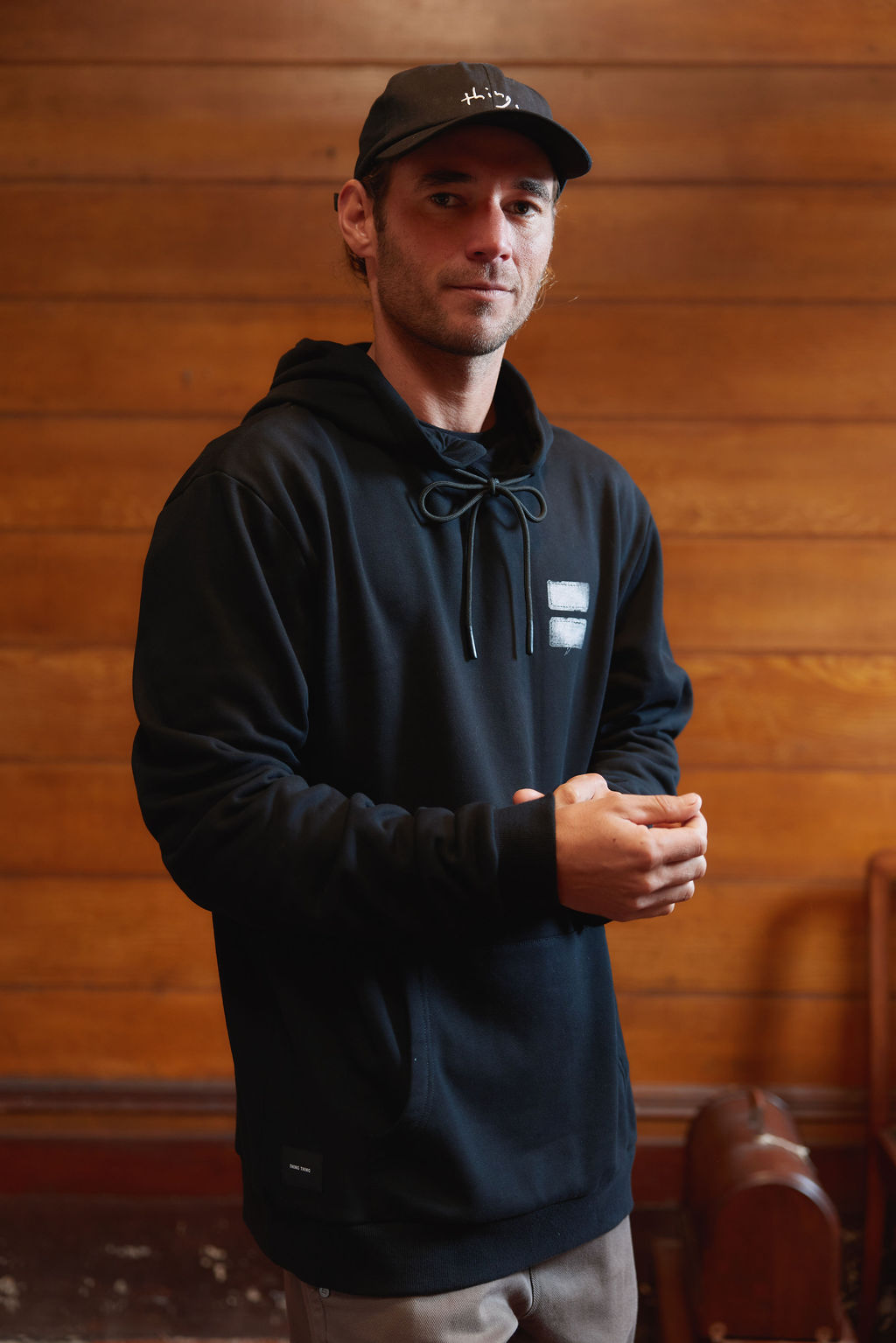 Title Hood - Black Reverb